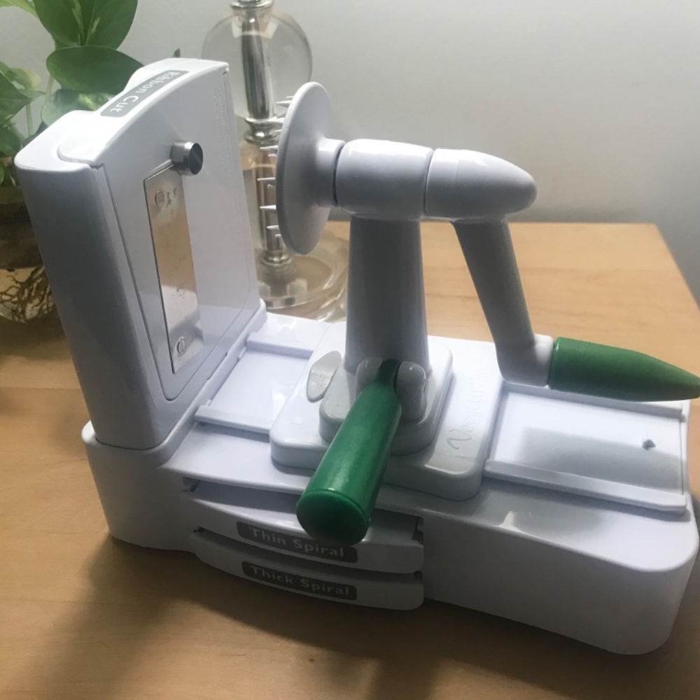 VeggittiPro Spiralizer - Picture 2 of 8